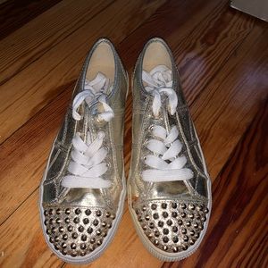 Steve madden size 8 gold studden platform sneakers